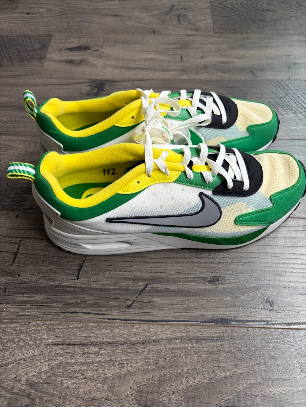 Nike Air Oregon Ducks Green Yellow White Low-Top Sneakers